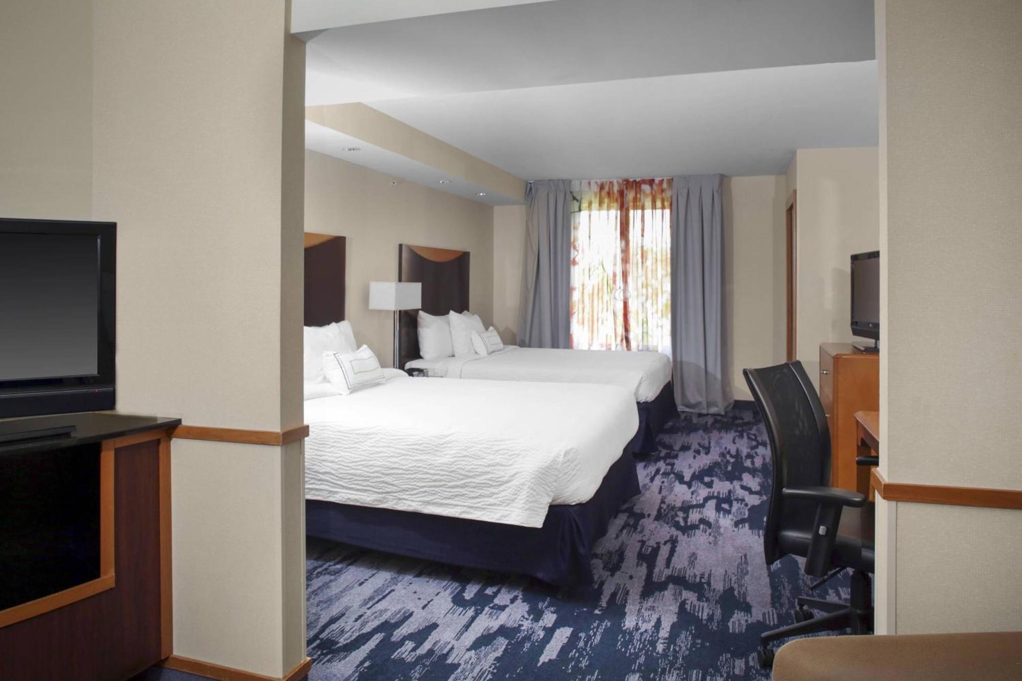 Fairfield Inn & Suites Милледжвилл Экстерьер фото