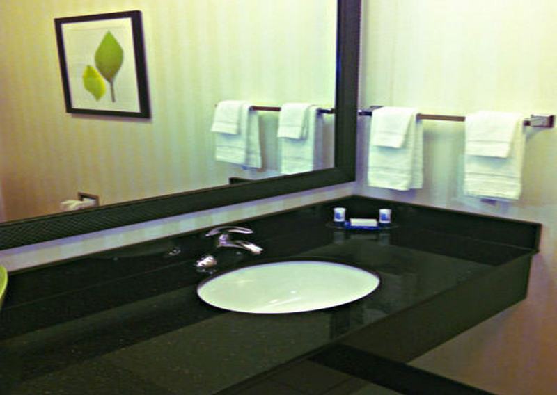 Fairfield Inn & Suites Милледжвилл Экстерьер фото